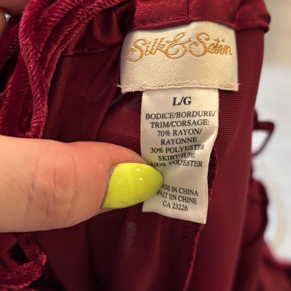 Vintage Silk & Satin burgundy satin and velvet slip dress - Picture 10 of 10